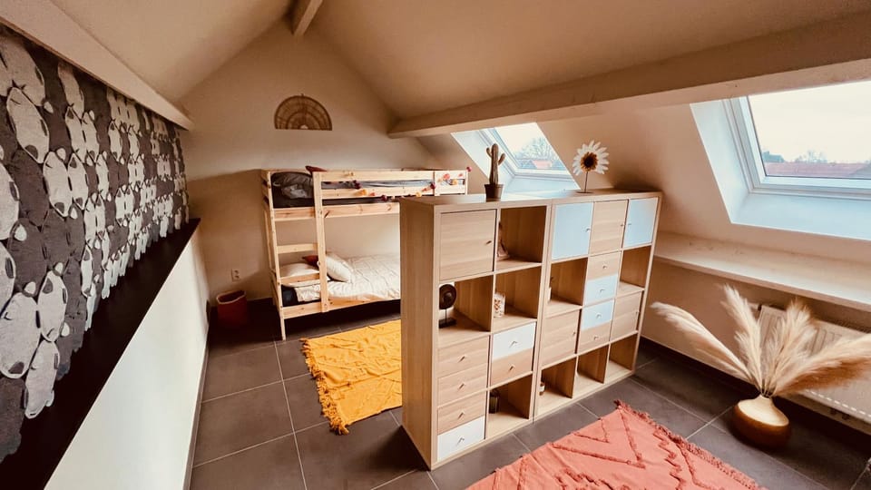 Photo of the whole room, bunk bed