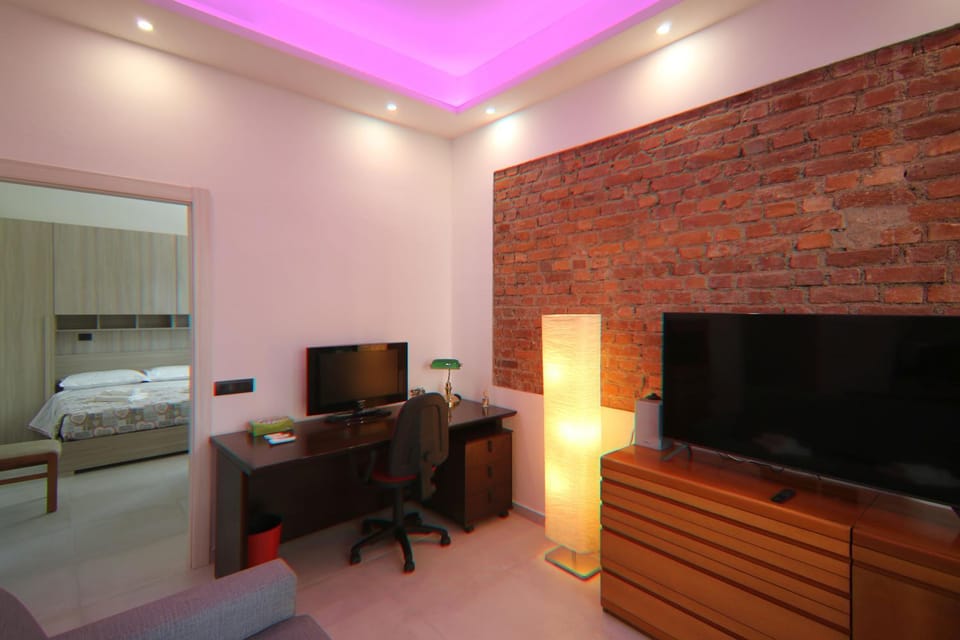 Communal lounge/ TV room