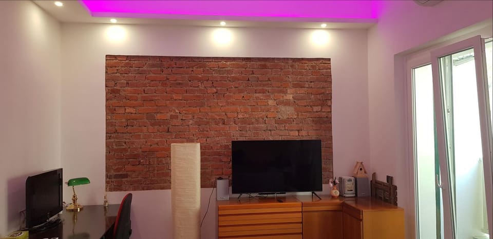 Communal lounge/ TV room, TV and multimedia, Seating area, Evening entertainment