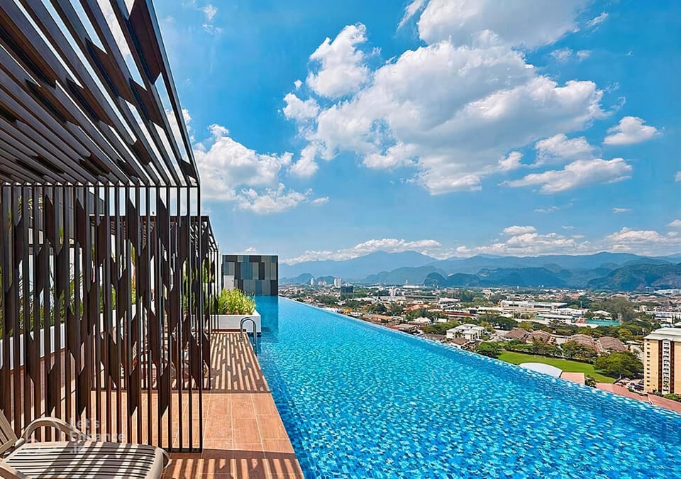 Nearby landmark, Day, Natural landscape, Balcony/Terrace, Mountain view, Pool view, Sea view, Swimming pool, Swimming pool, sunbed
