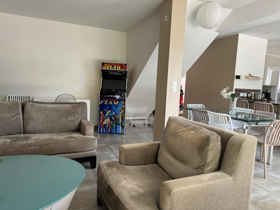 Communal lounge/ TV room, Living room