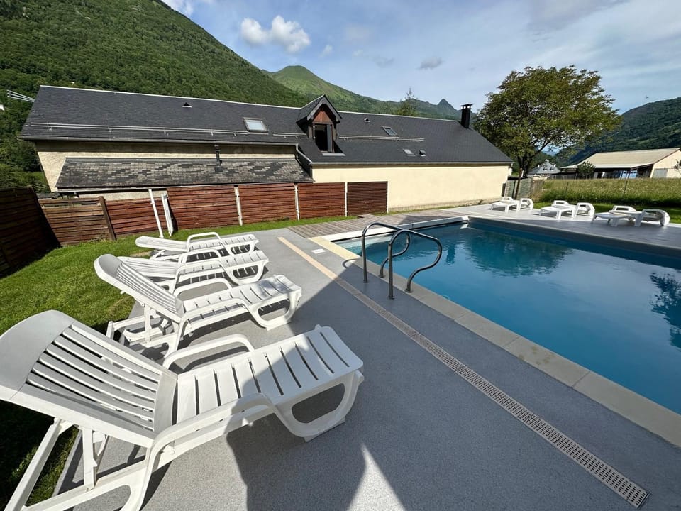 Appartement T3 avec jardin et piscine - Luz Saint Sauveur, Val de Roland Apartment in Luz-Saint-Sauveur