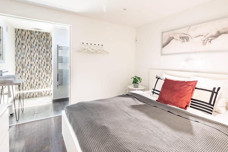 Stylish home - street of the Basilica Apartment in Budapest