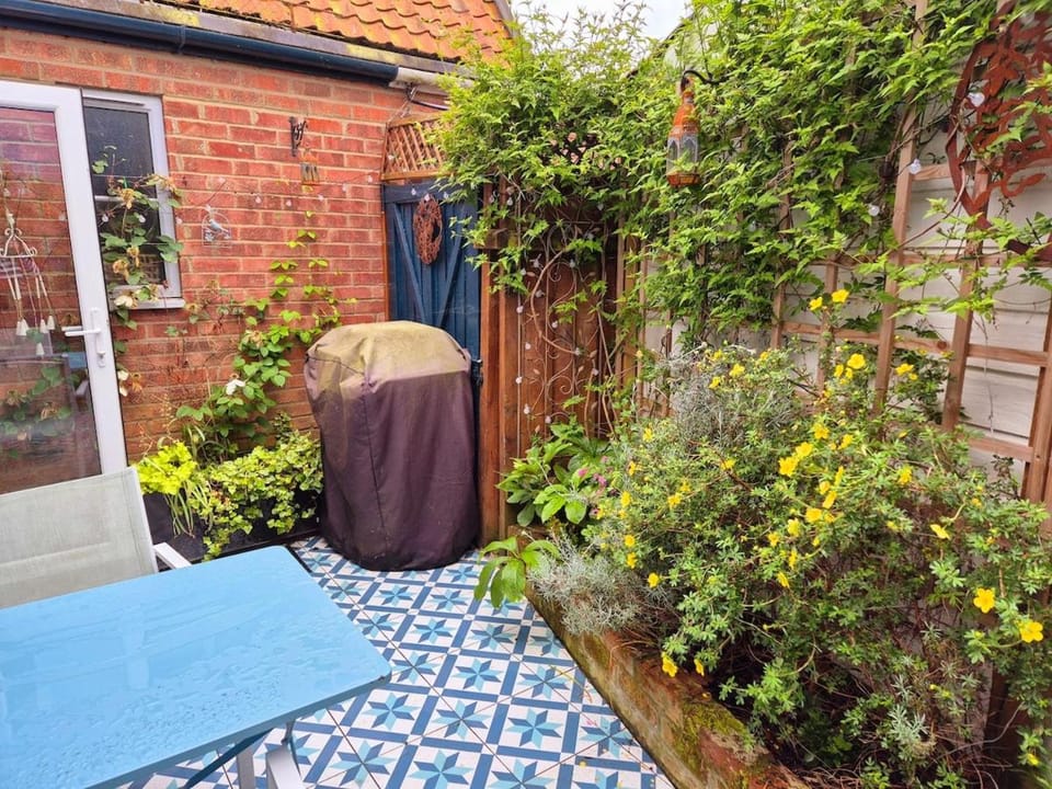 Shoemakers Cottage, Halesworth House in Halesworth