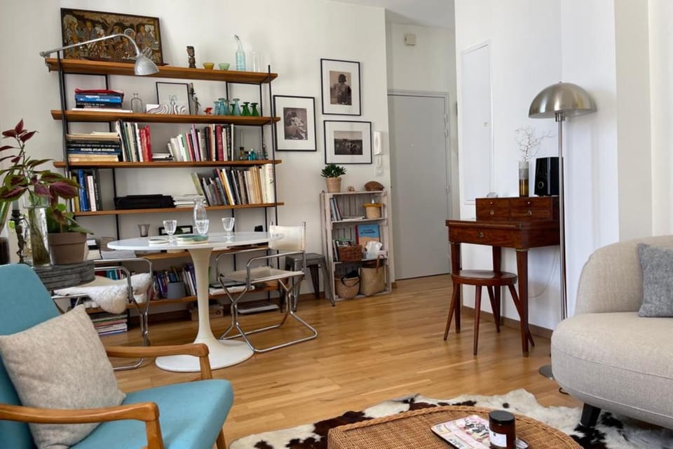 Bright apartment - old renovated building Apartment in Nantes