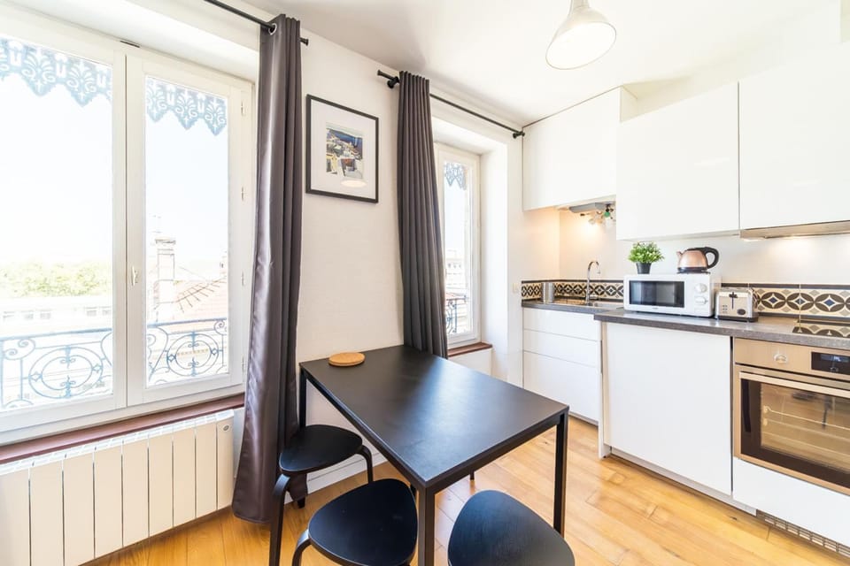 Le Petit Chaponnay - Charming Apartment for 2 near Saxe Gambetta Apartment in Lyon