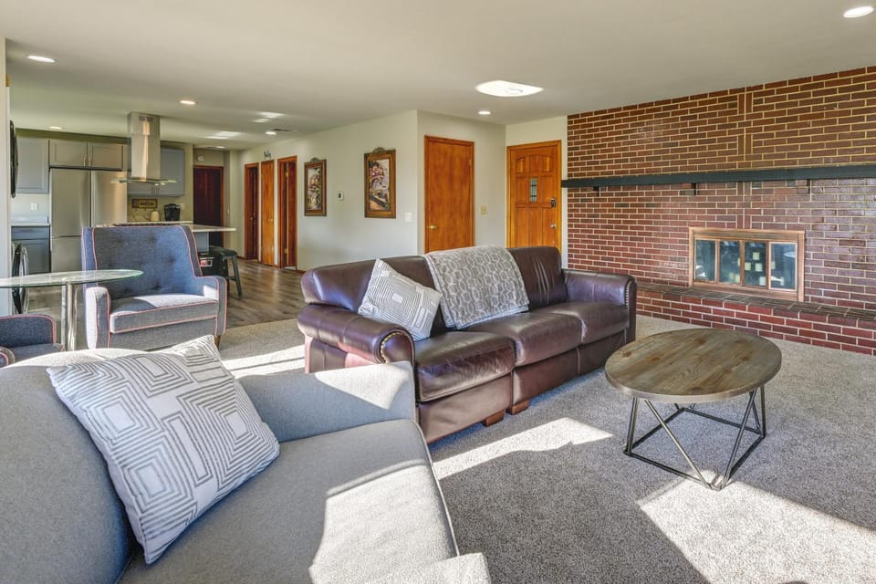 Relax & Recharge: Edgewood Home w/ Balcony House in Puget Sound