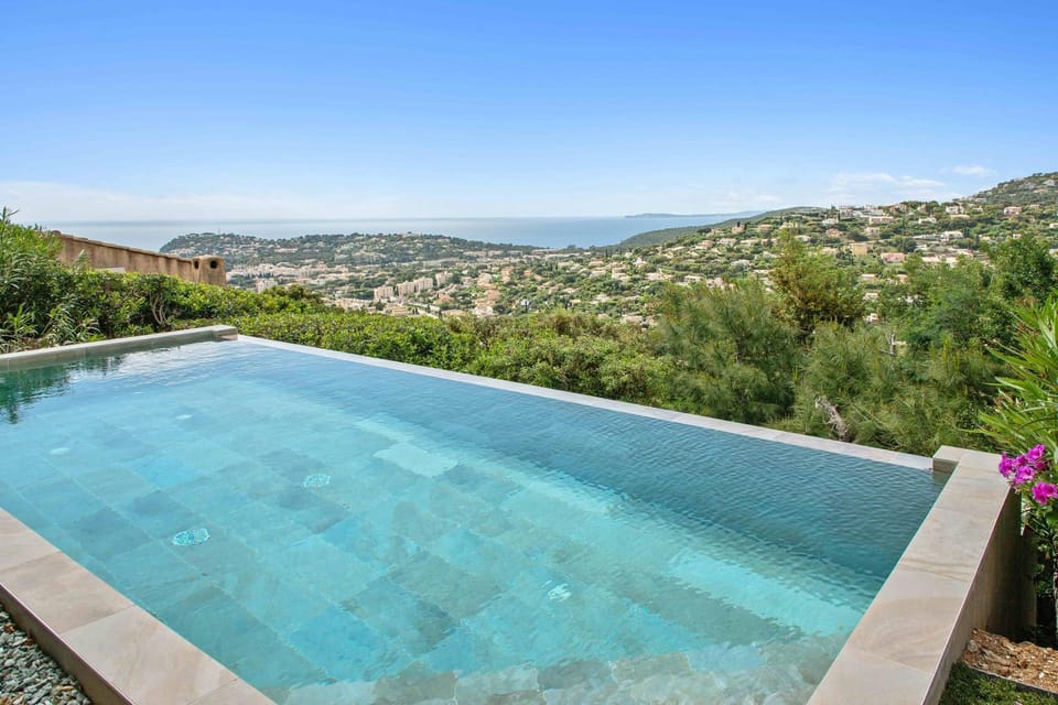 Day, Natural landscape, Pool view, Sea view, Sea view, Swimming pool