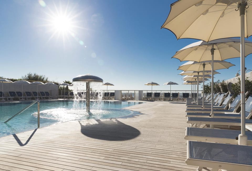Swimming pool, Swimming pool