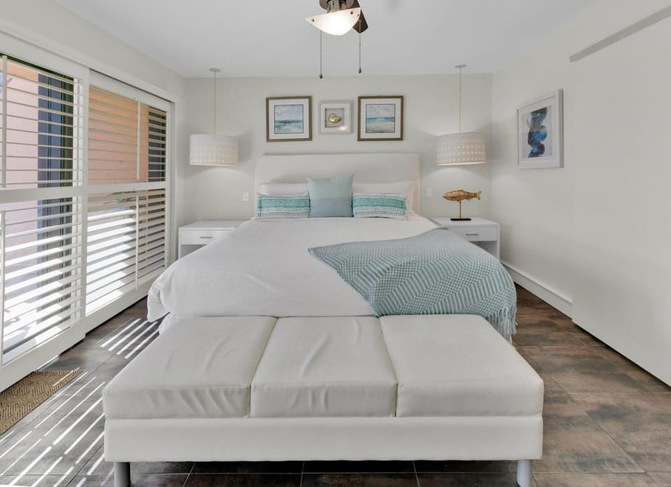 Aegean 211 - Updated 2nd Floor Aegean Property House in Destin