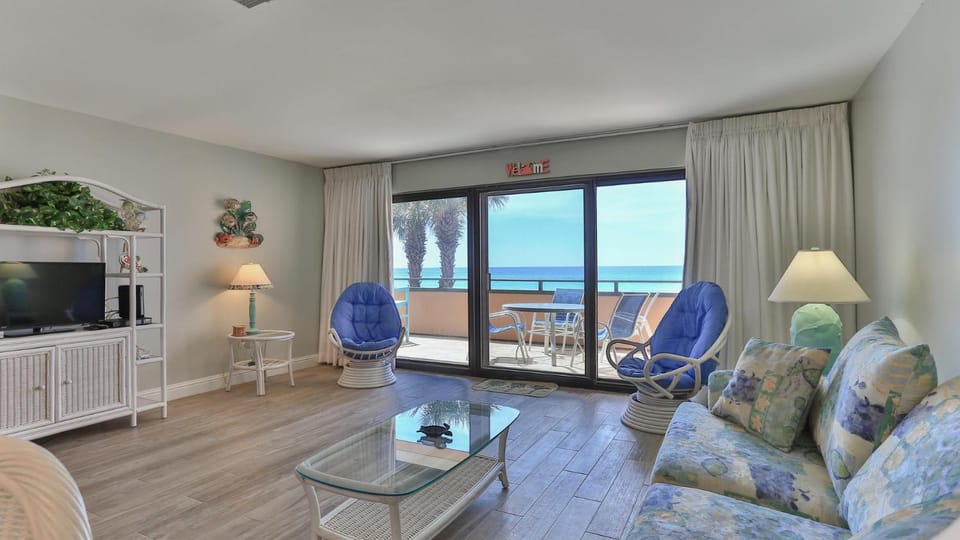 Aegean 204 - Beautiful Beach Front Second Floor Unit at the Aegean House in Destin