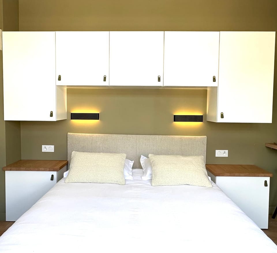 Bed, Bedroom, wardrobe