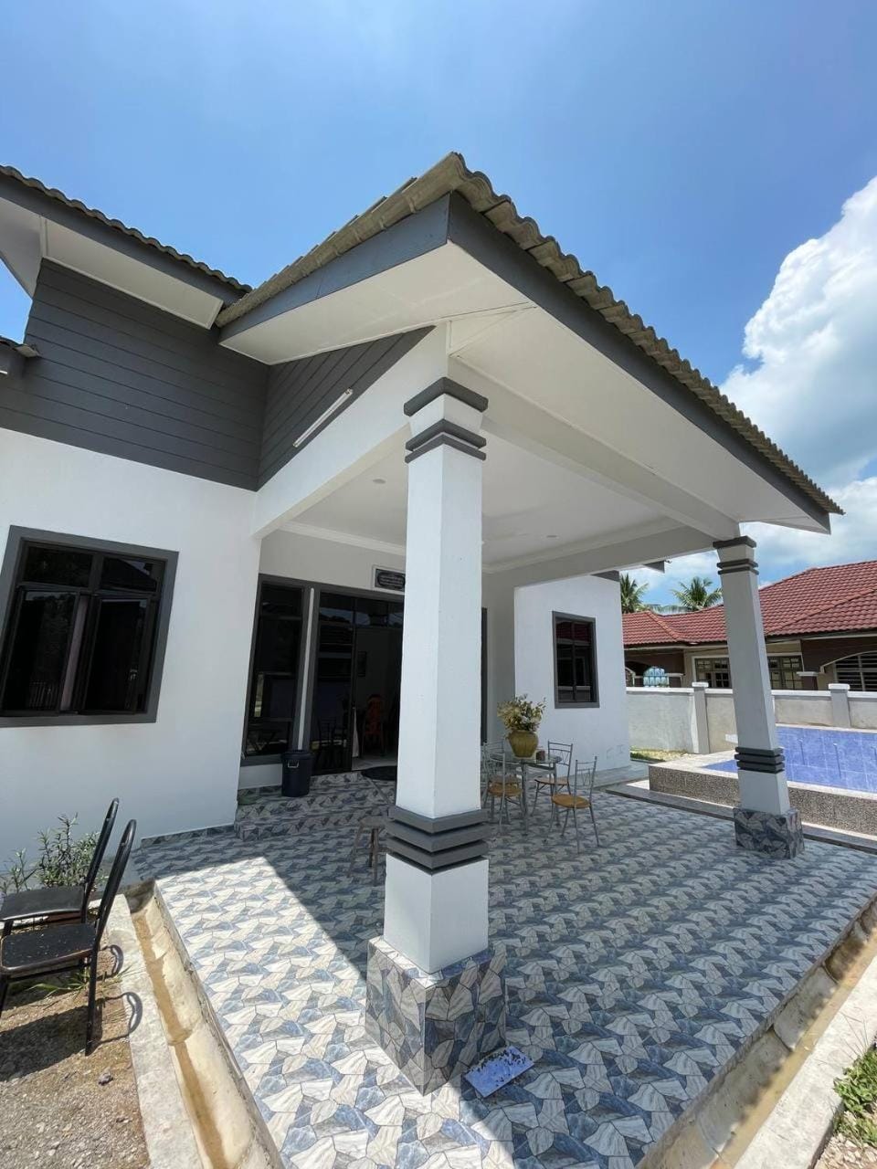 Property building, Patio, Day