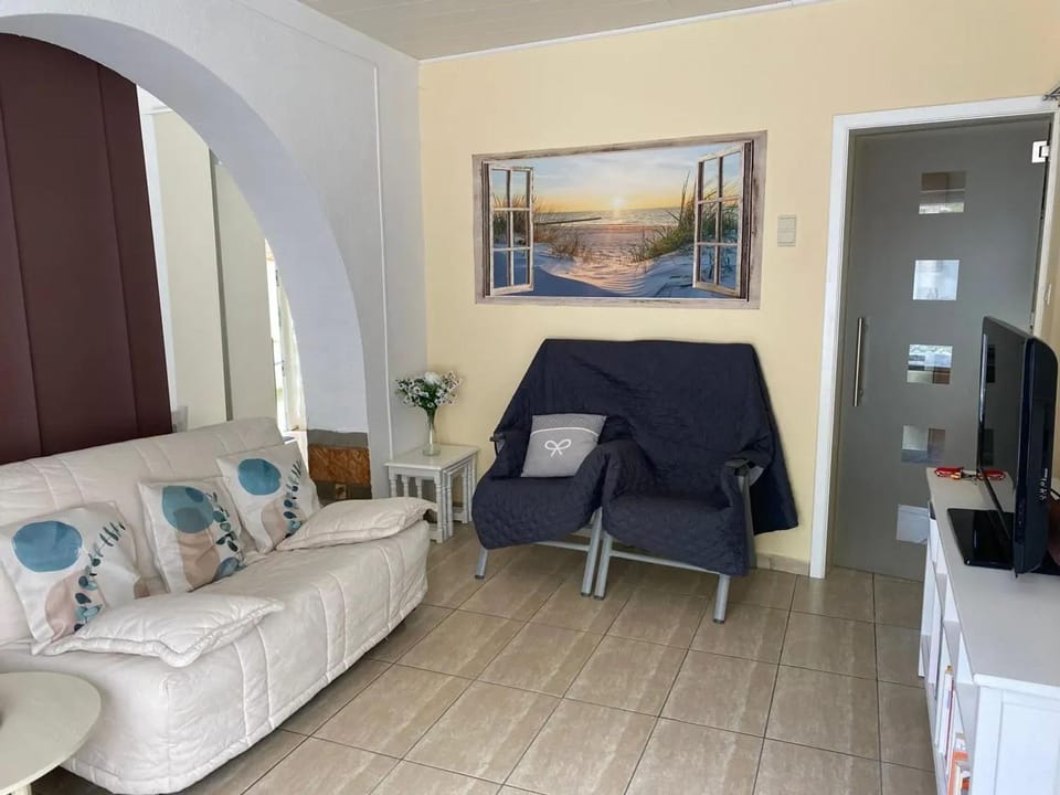 Charming Studio in Charleroi City Center, 75 m² with Terrace Apartment in Charleroi