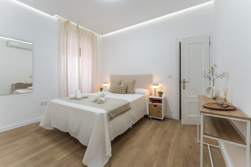 Bed, Photo of the whole room, Bedroom, towels, wardrobe