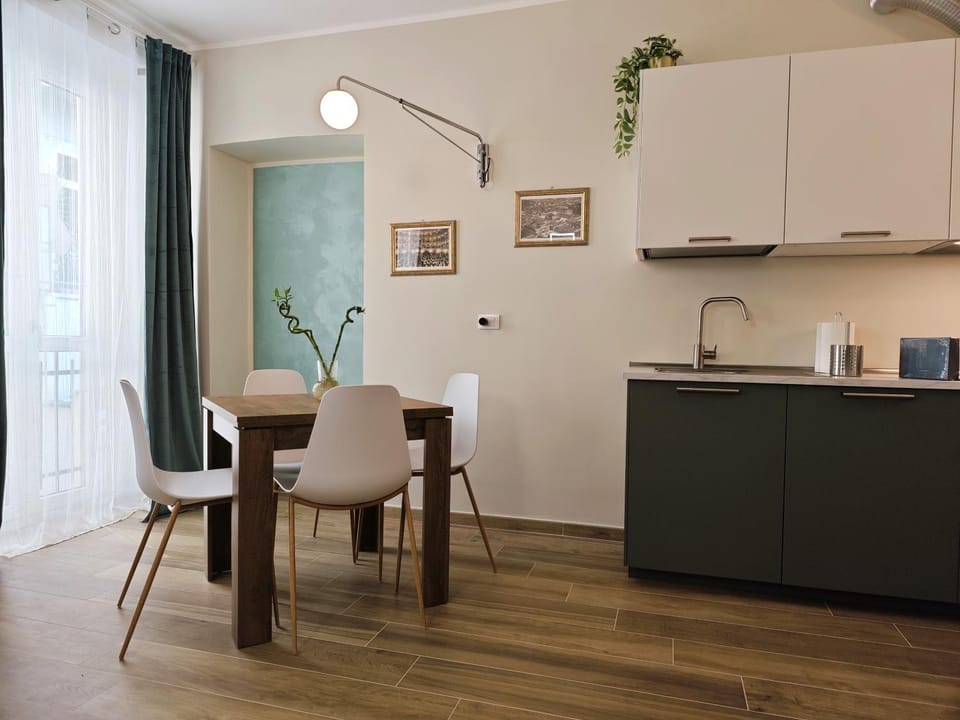 Hostdomus - Casa Liberty Apartment in Turin