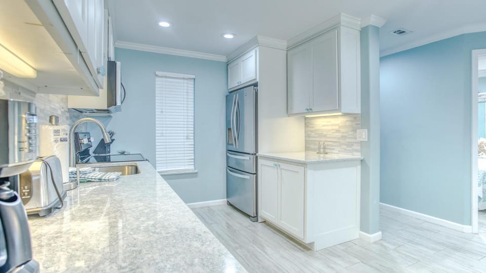 Poolside Villas 106 - Updated beachfront condo on Holiday Isle in Destin House in Destin