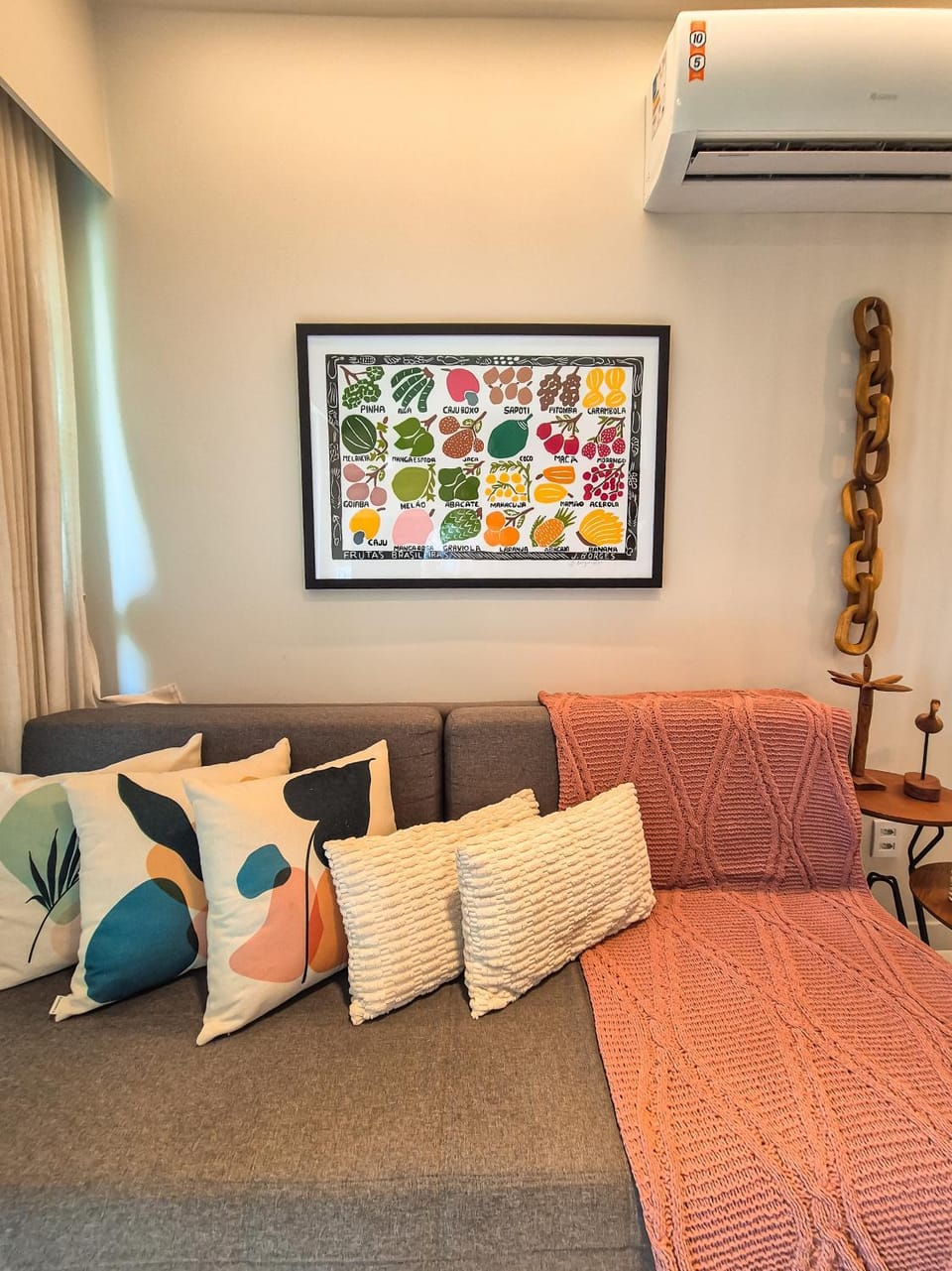 Communal lounge/ TV room, Living room, Decorative detail, Decorative detail, air conditioner, air conditioner
