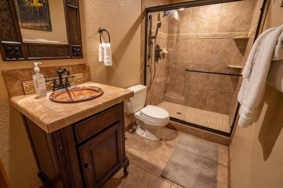 Bear Creek Lodge - Spa - Fire Table - 3min to Trails House in Colorado Springs