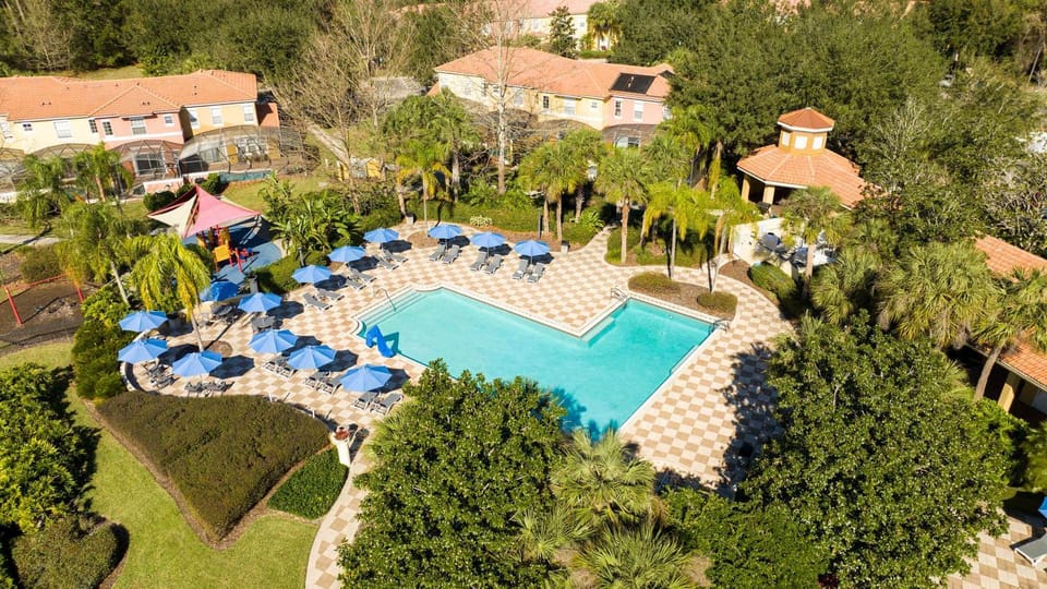Pool view, Swimming pool