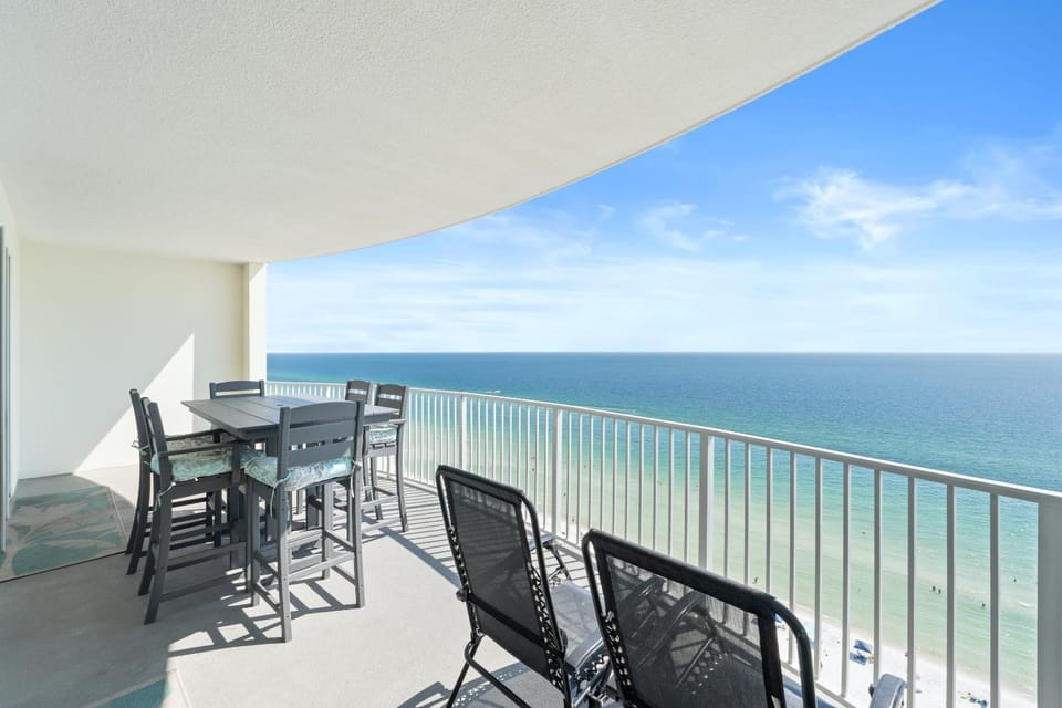 View (from property/room), Balcony/Terrace, Seating area, Sea view