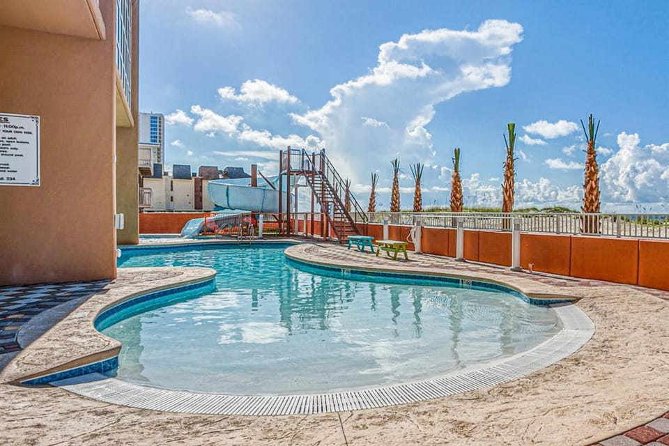 Phoenix Gulf Shores 1402 - Right Next Door Apartment in West Beach