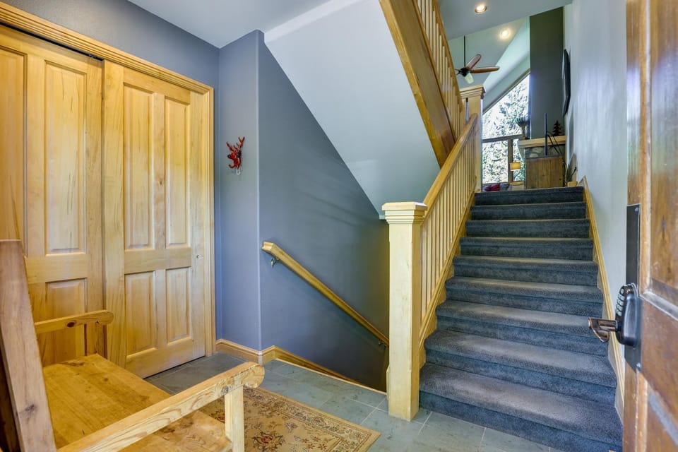 Walk to Ski Lifts: Townhome w/ Hot Tub in Keystone House in Keystone