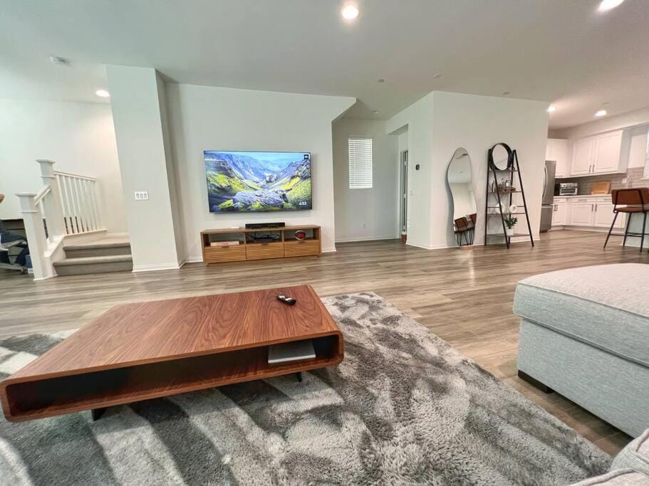 Modern Lux Home Near Disneyland And In The Heart Of OC! House in Santa Ana
