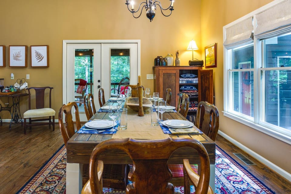 Dog-Friendly Dahlonega Home w/ Private Fire Pit! House in Georgia