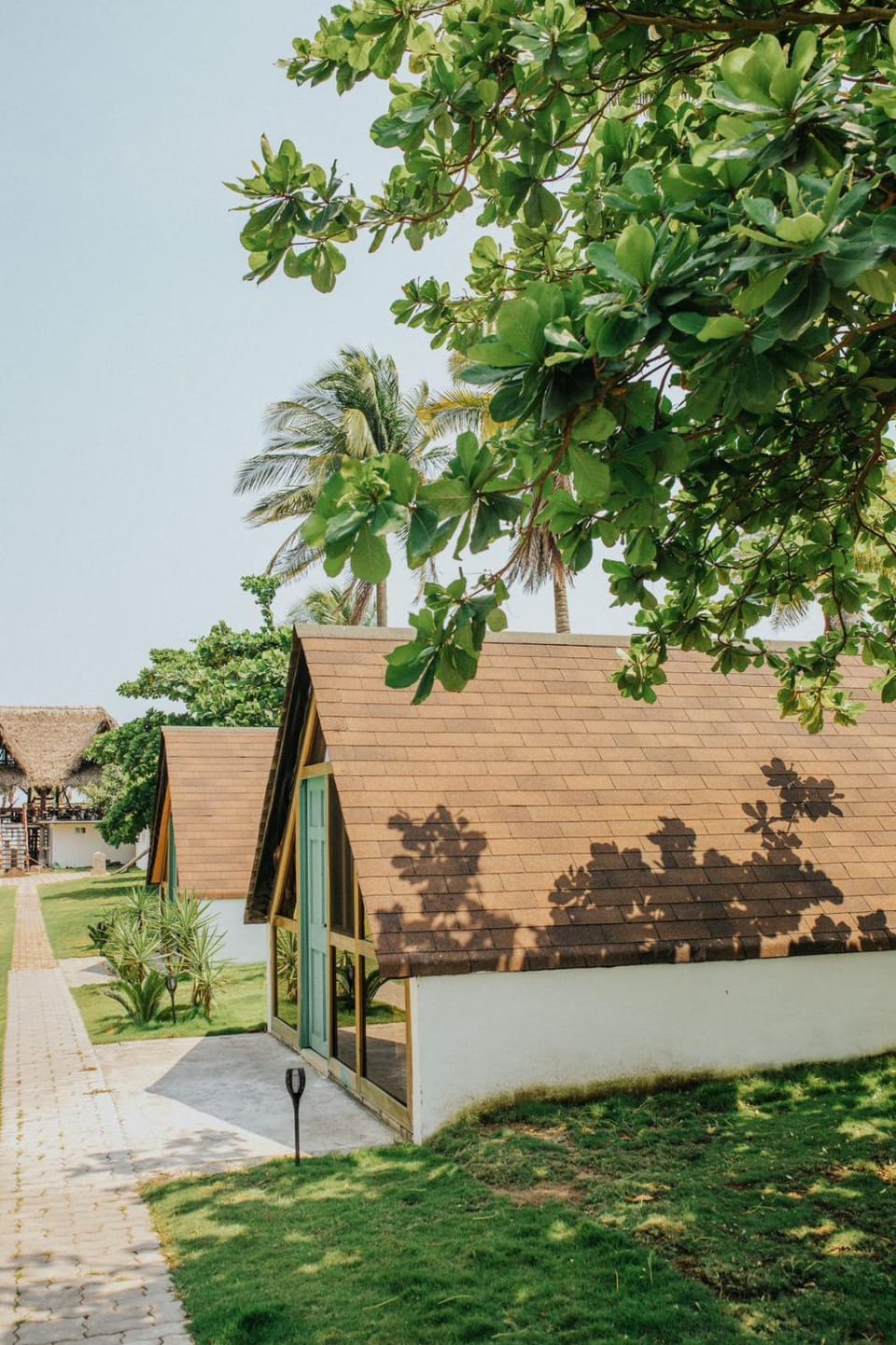 Property building, Neighbourhood, Garden view