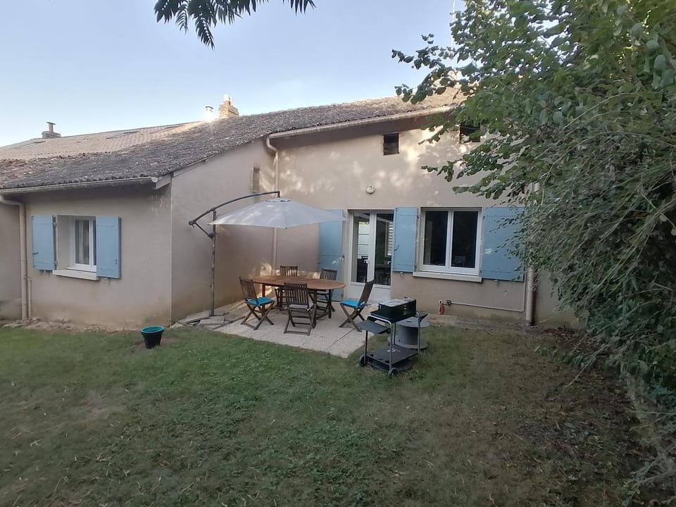 Property building, Patio, Natural landscape, BBQ facilities, Garden, Garden view