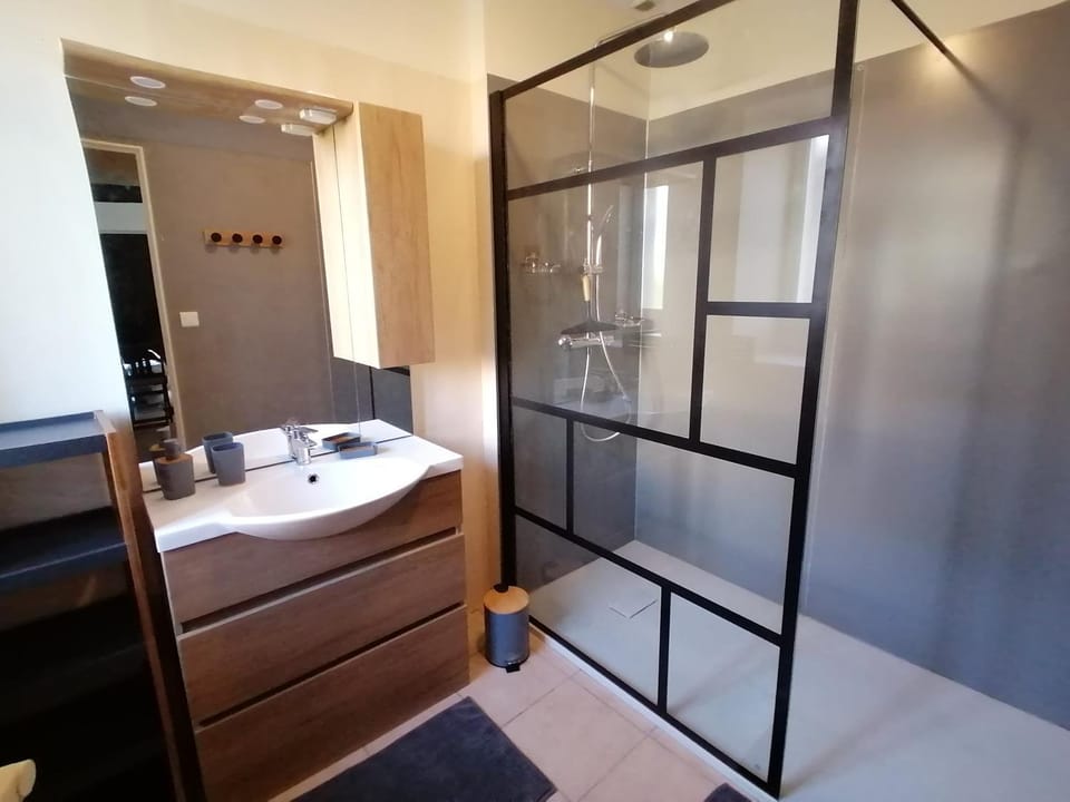Shower, Property building, Bathroom