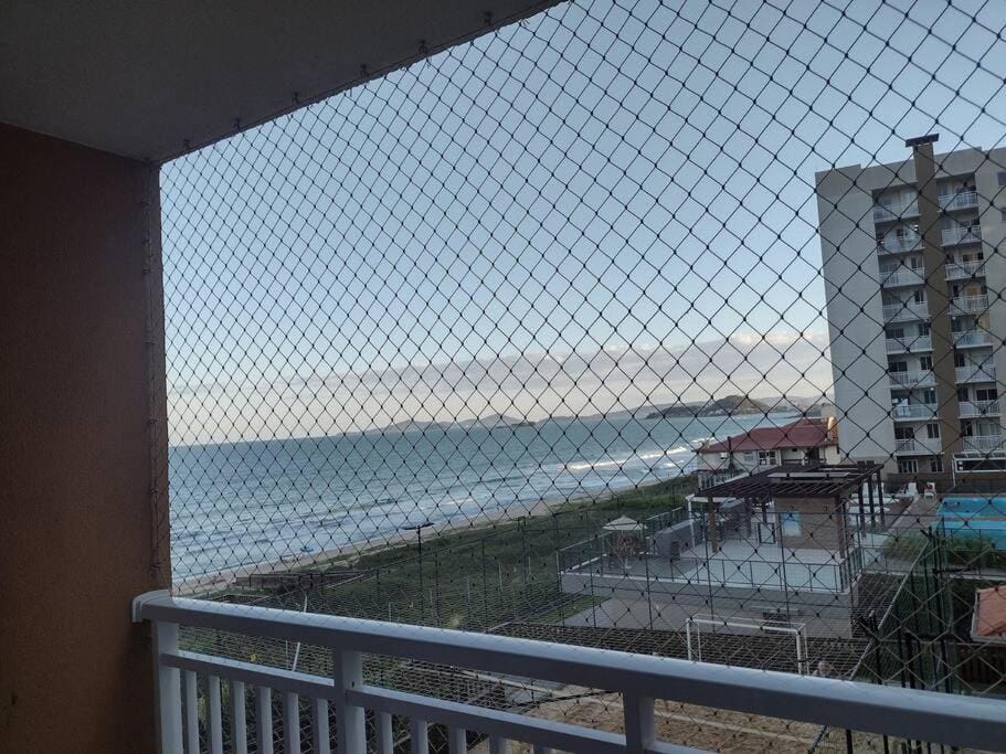 Condomínio pé na areia com piscina aquecida Apartment in State of Santa Catarina