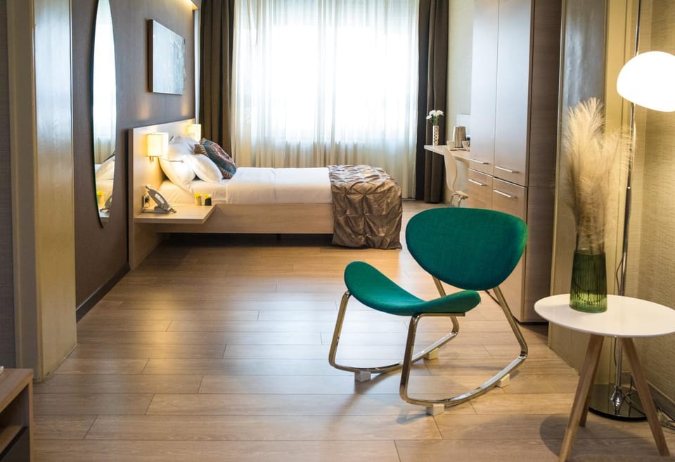 Living room, Photo of the whole room, Seating area