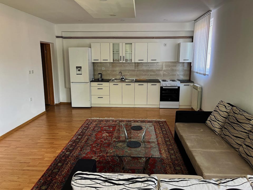 Kitchen or kitchenette, Living room, Seating area