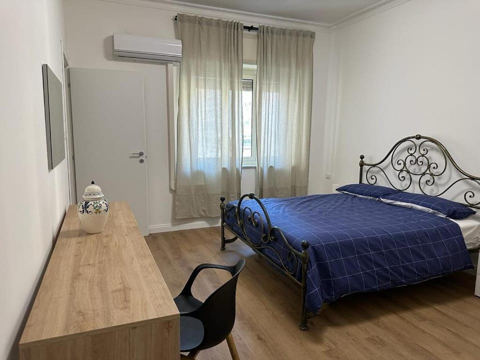 Bed, air conditioner