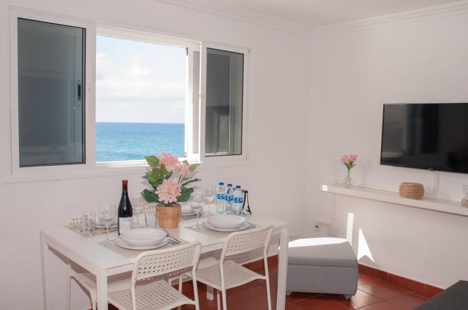 Living room, Dining area, Sea view