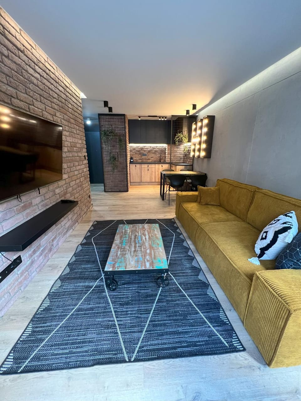 Kitchen or kitchenette, Living room