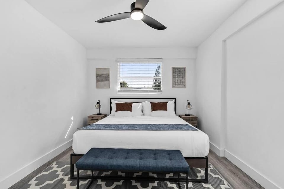 Modern Home 3 Bedrooms with Pool, 18 minutes to Ocean House in Hollywood