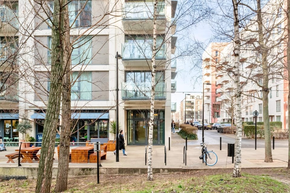 Calm Zen Oasis, In Iconic London Olympic Park Apartment in London