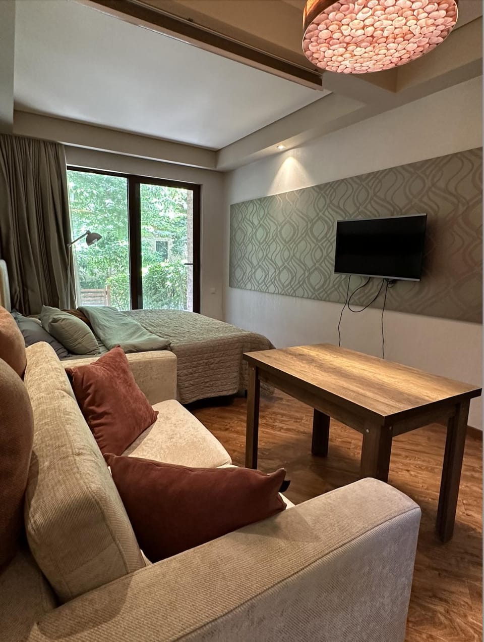 Communal lounge/ TV room, TV and multimedia, Living room, Seating area, Evening entertainment