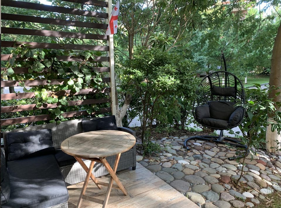 Garden, Garden, Seating area, Dining area, Garden view