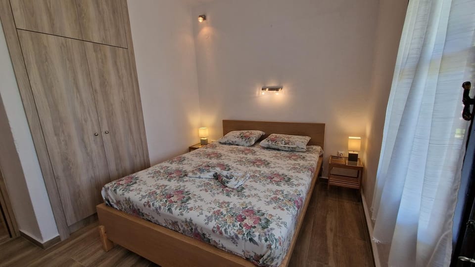 Bed, Bedroom, wardrobe