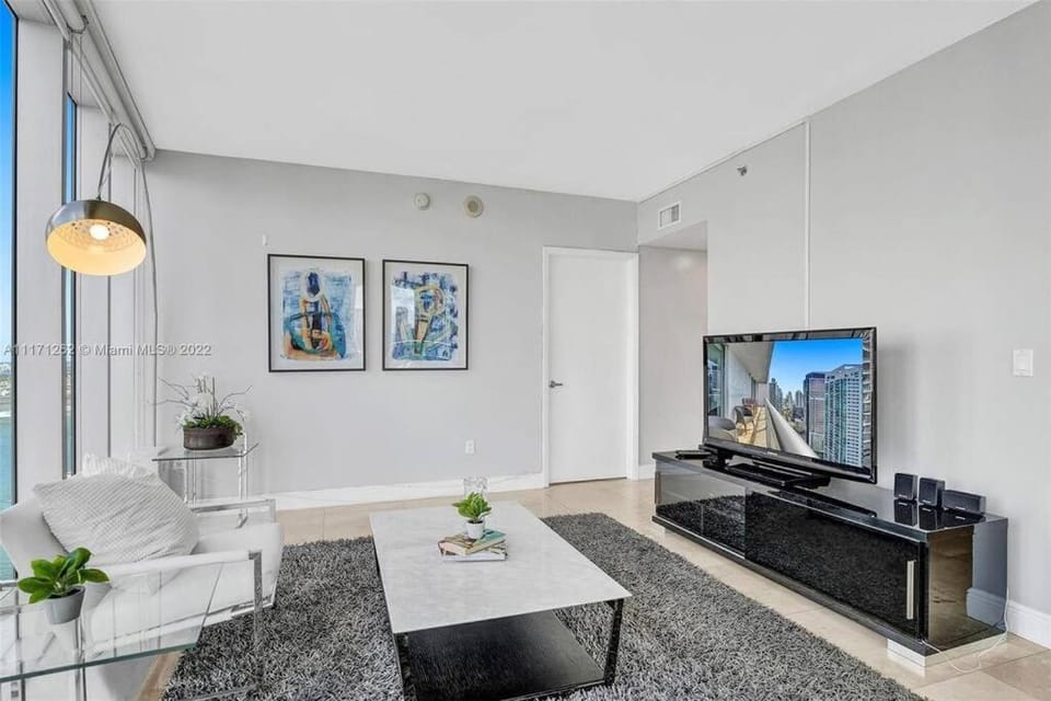Waterfront Luxury Apartment 2 Bedrooms IconBrickell Apartment in Brickell