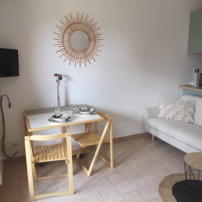 T 2 à 5 mn à pied de la mer Apartment in Sanary-sur-Mer
