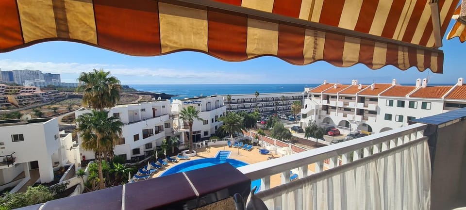 Balcony/Terrace, Pool view, Sea view