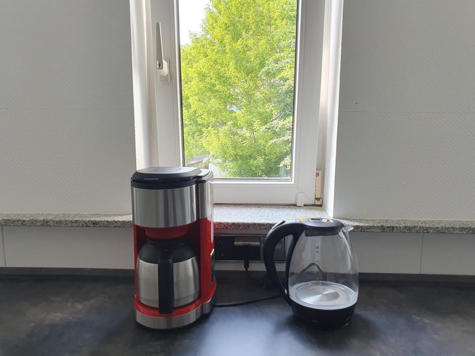 Coffee/tea facilities, Kitchen or kitchenette, Communal kitchen