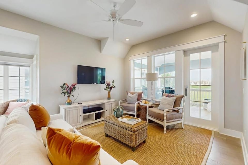 Palmilla Beach House Golf course Sunset and Bay views House in Port Aransas