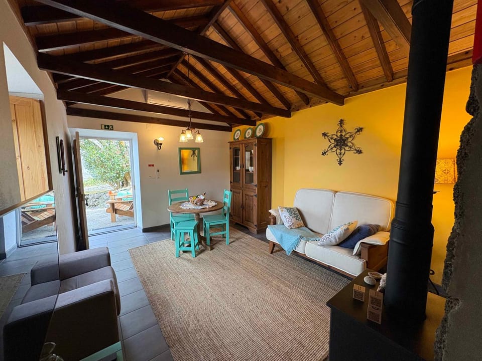 TV and multimedia, Living room, air conditioner