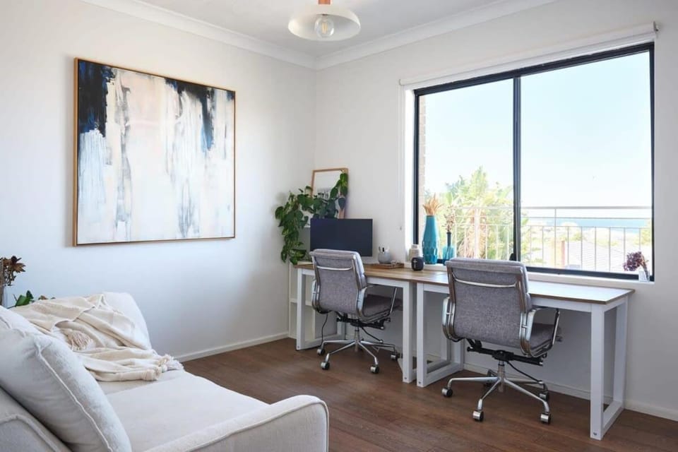 Bondi Oceanview Escape - Walk to beach Apartment in North Bondi